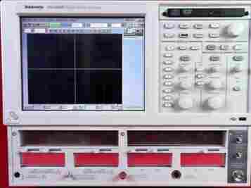 泰克Tektronix DSA8200采样示波器-技术说明书