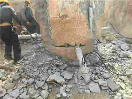 不能爆破怎么快速破除岩石 岩石劈裂机 岩石劈裂器