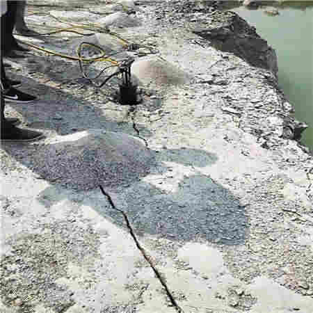 柱塞式劈裂棒新式爆破开山法 岩石爆破机