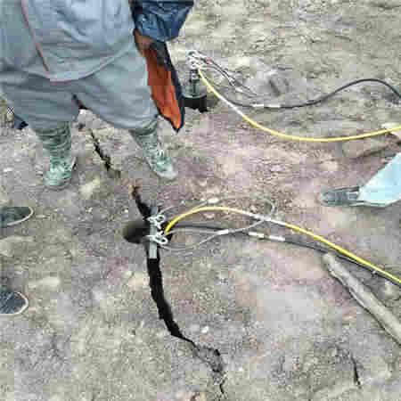 岩石分解劈石机破一个桩头了 岩石分裂器