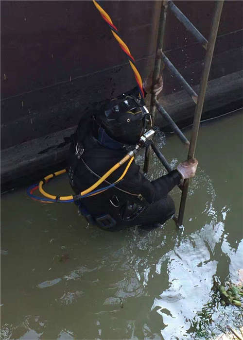 达州市水下堵漏公司--潜水施工团队