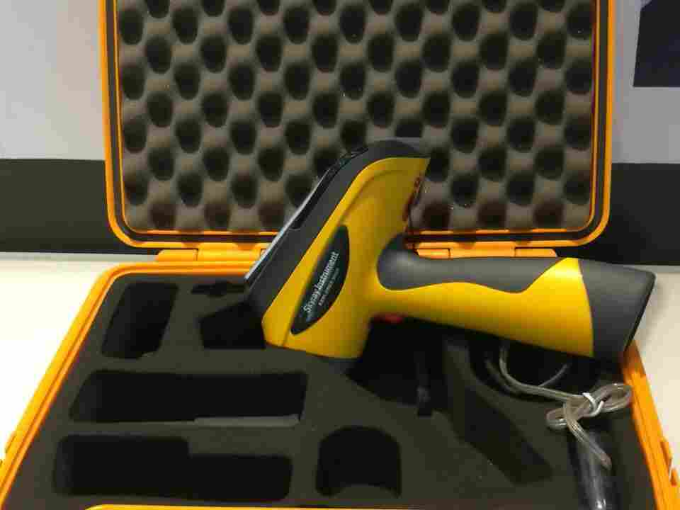 手持式X荧光分析仪