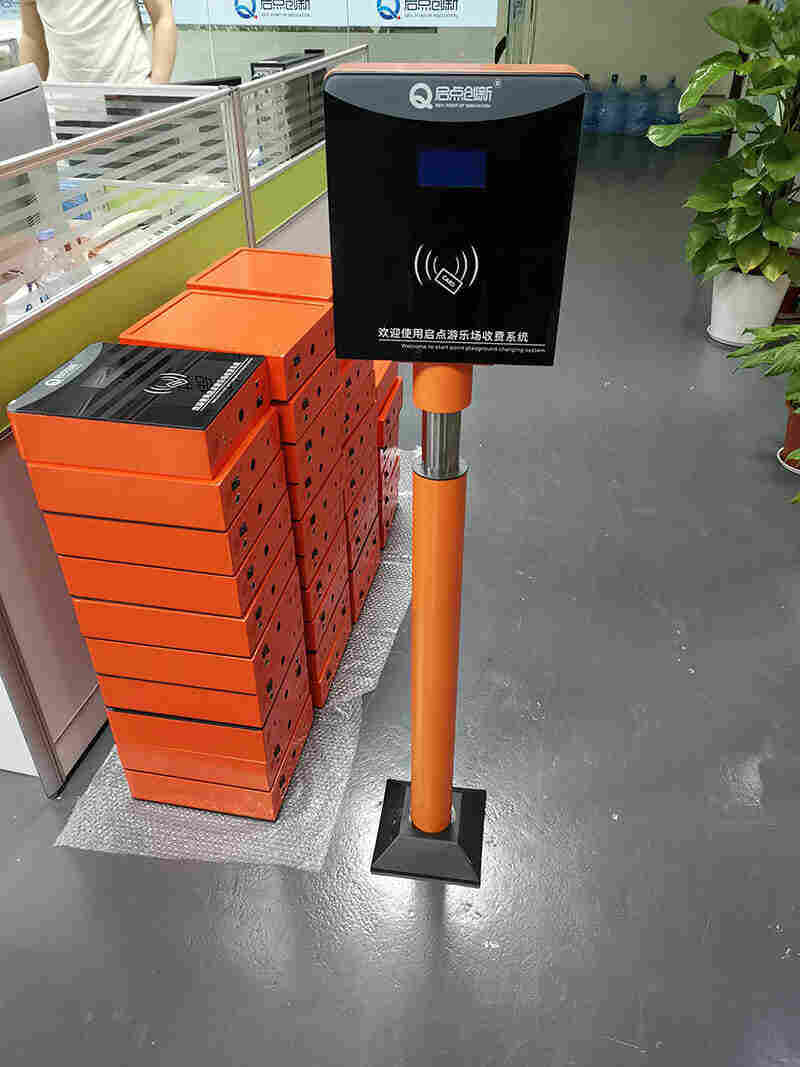 游乐场一卡通充值消费机