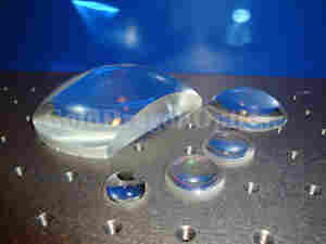 双凸球面镜的PV值与RMS值之间的比例关系