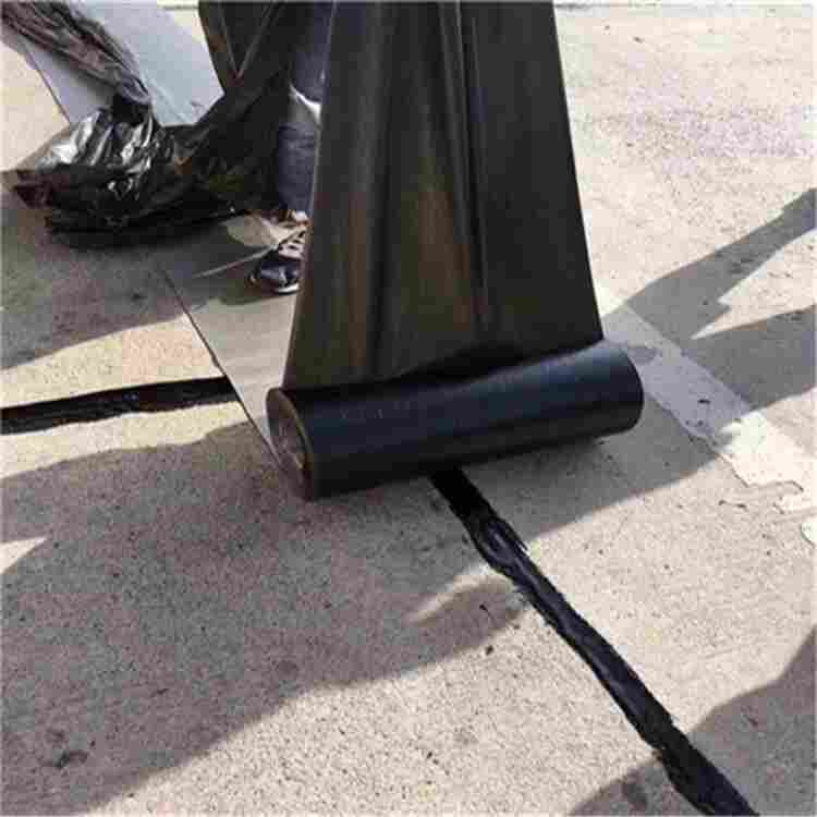 沥青路面贴缝带自粘式价格—湖北厂家