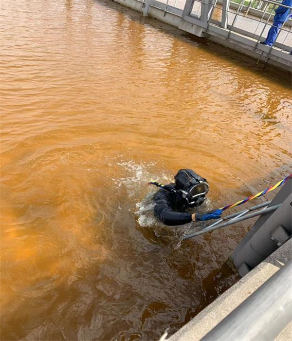 阳泉市水下堵漏作业公司--提供相关技术服务