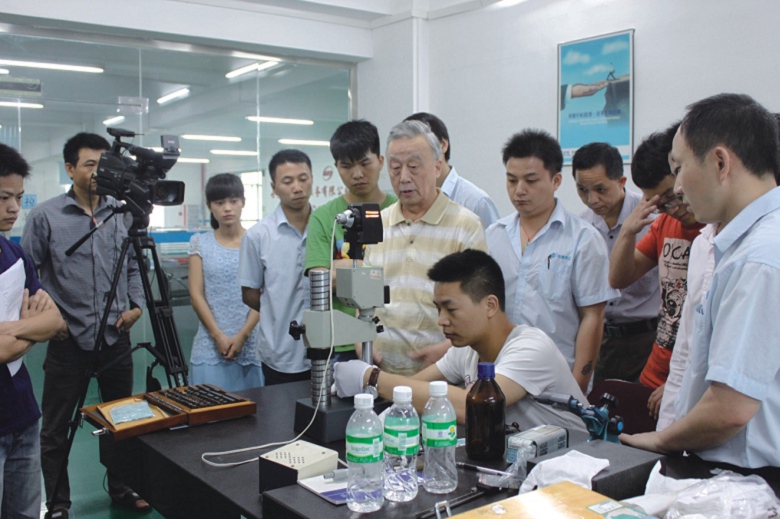 上海金山衛鎮溫度計校準檢測
溫濕度計計量校驗
測溫儀計量校正-第三方實驗室