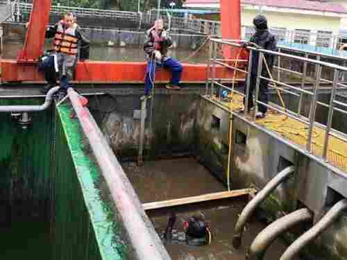 :)天台潜水服务公司(厂家欢迎您