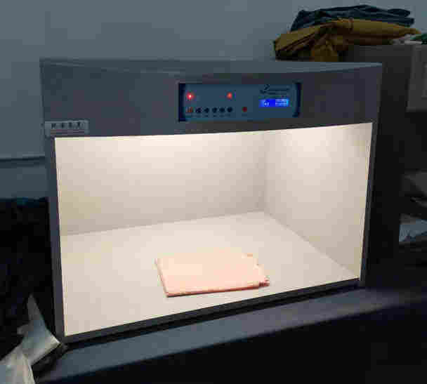 新泰CWF对色灯箱LED灯管制造工厂