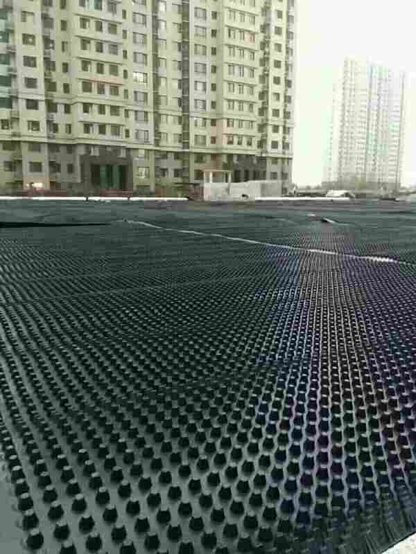 十堰屋顶花园蓄排水板√厂家一平方