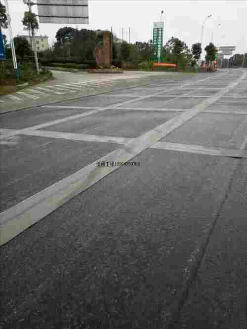 路面白改黑防裂贴单价