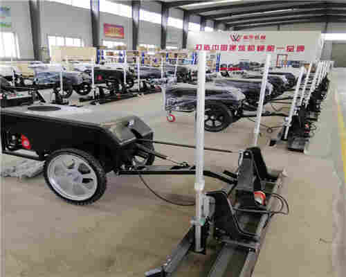 道路摊铺机施工技巧分析