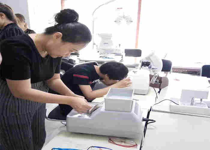 西安海棠技师学眼视光就业前景