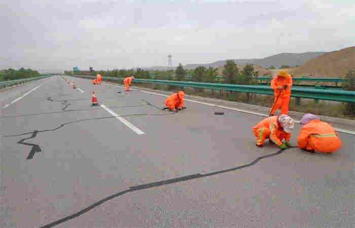 抚州公路裂缝贴缝带—厂家发货(裂缝贴)