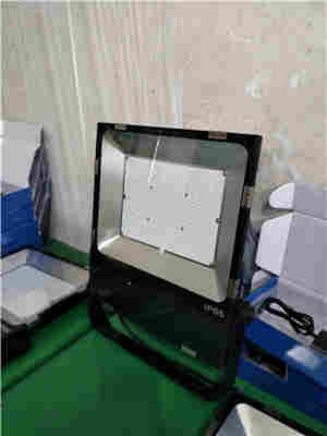 LED强光灯LZY6102-1 LZY6102-1