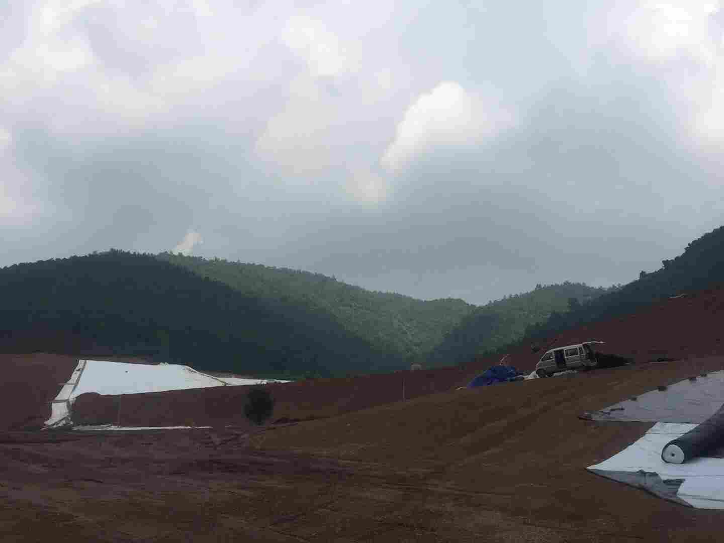 弥勒防渗不漏膜—两布一膜弥勒防渗不漏膜—水池水库防渗膜弥勒