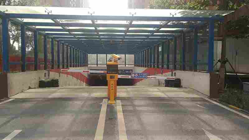 榆林市停车场的车牌识别系统无需繁琐布线————蓝帝400欢迎订购
