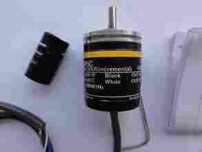 欧姆龙编码器E6CP-AG3C 256P/R