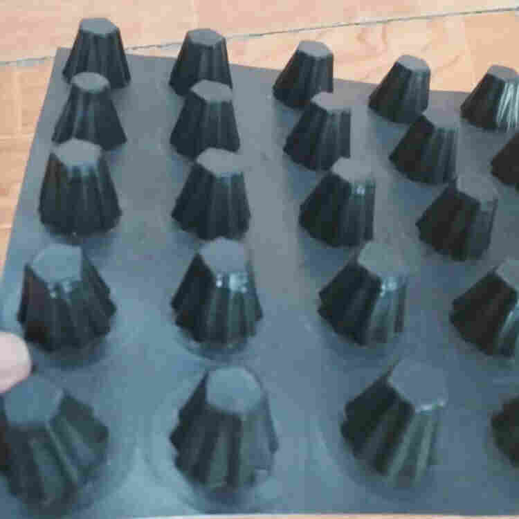 供应——江苏连云港凹凸型排水板出厂价格——江苏连云港生产厂家