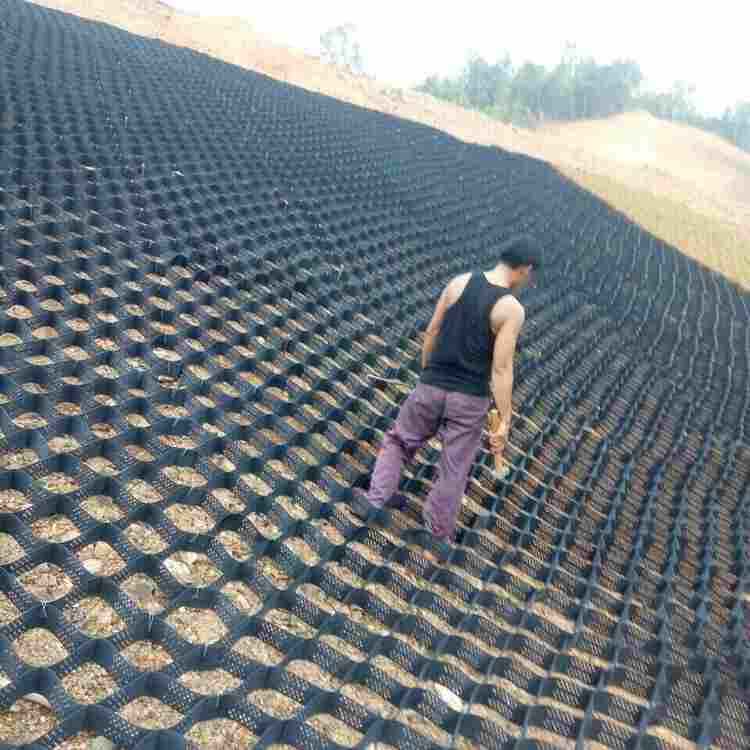 乐山护坡土工格室（乐山高速护坡绿化土工格室）