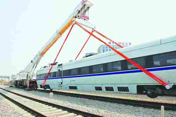 伸缩臂式铁路起重机-吊臂焊缝探伤