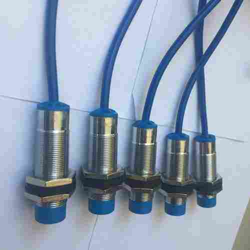 接近开关872C-D15NP30-E2D 10-30VDC 动作灵敏