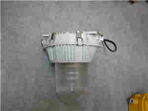 XZG9110高效防眩三防灯