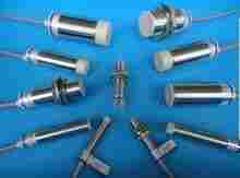 E2E-X18ME1欧姆龙接近开关 接近传感器