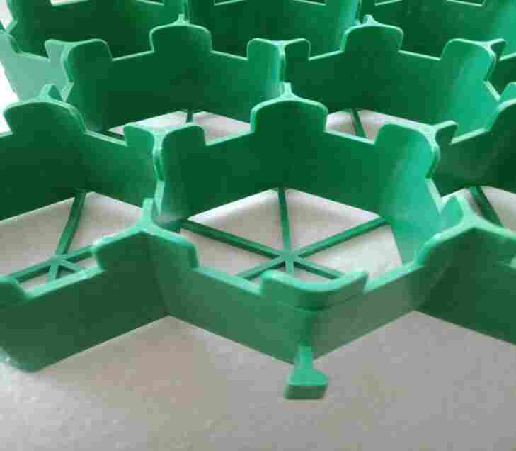 宁蒗县烂泥箐乡植草格停车场植草格