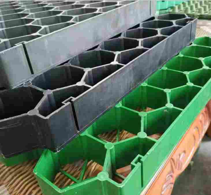 洱源县邓川镇植草格停车场植草格