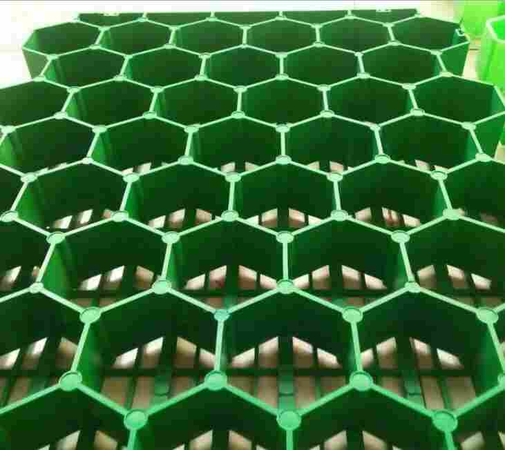 彝良县牛街镇植草格停车场植草格