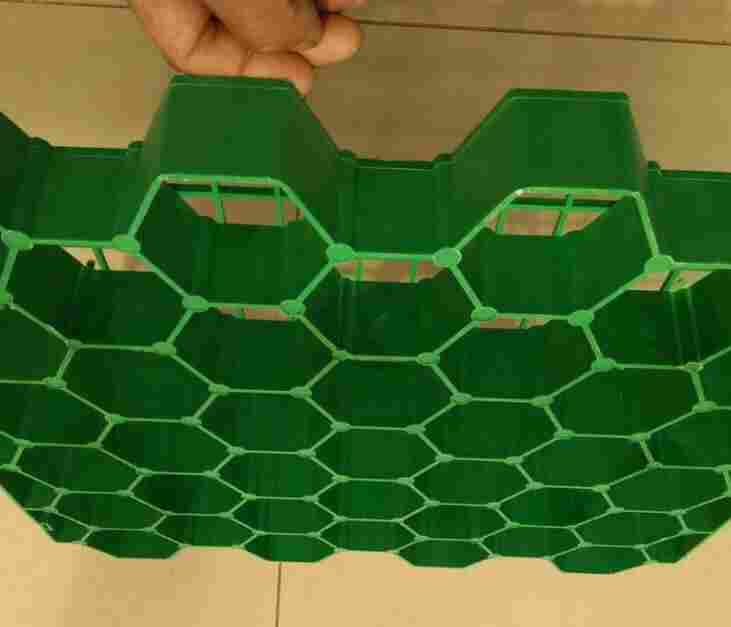 西畴县柏林乡植草格停车场植草格