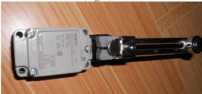 D4NS-2AF限位开关 原装OMRON实物图展示