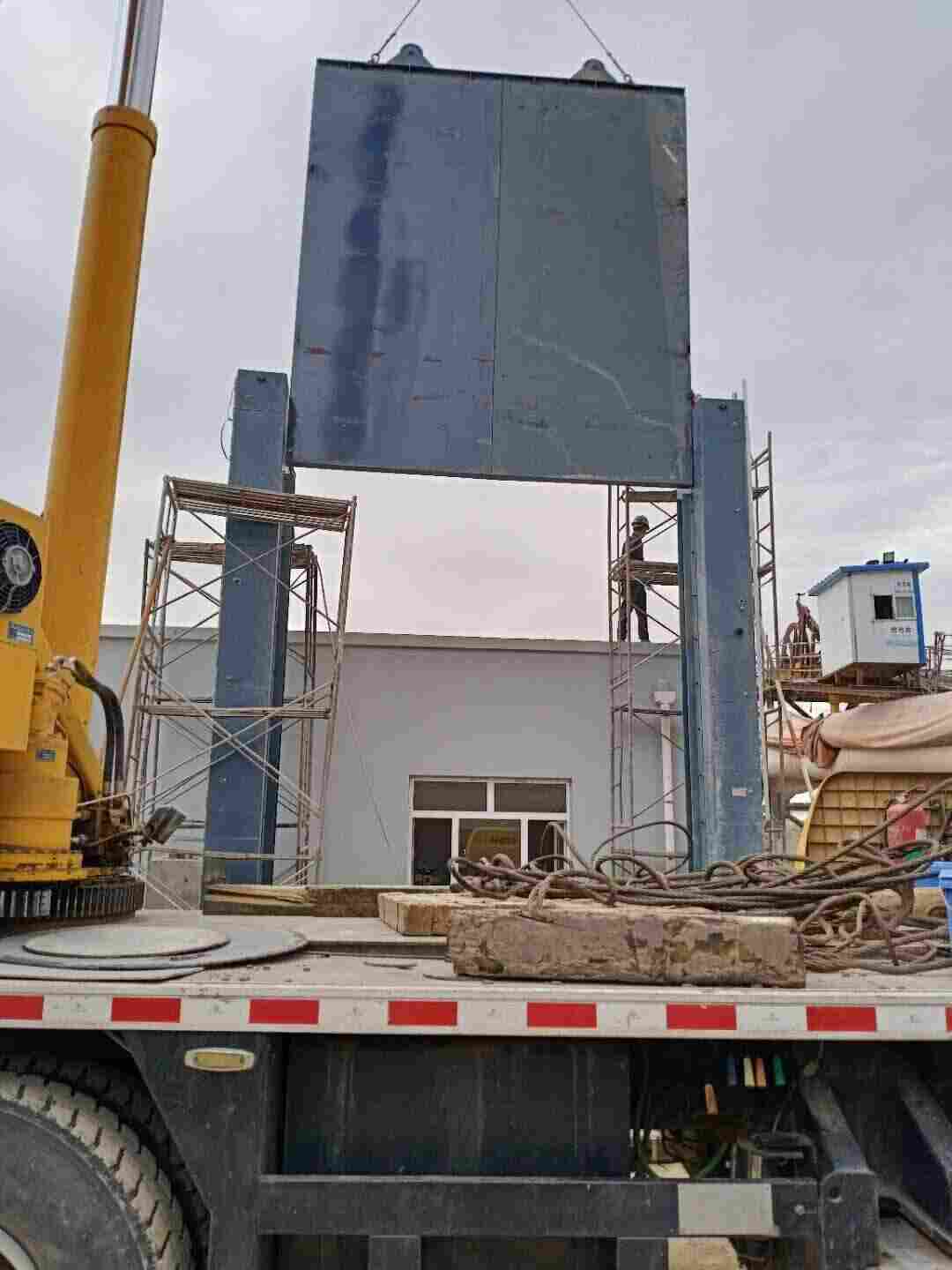 回风立井侧开布置插板风门-水平布置自密式旋叶测试风门