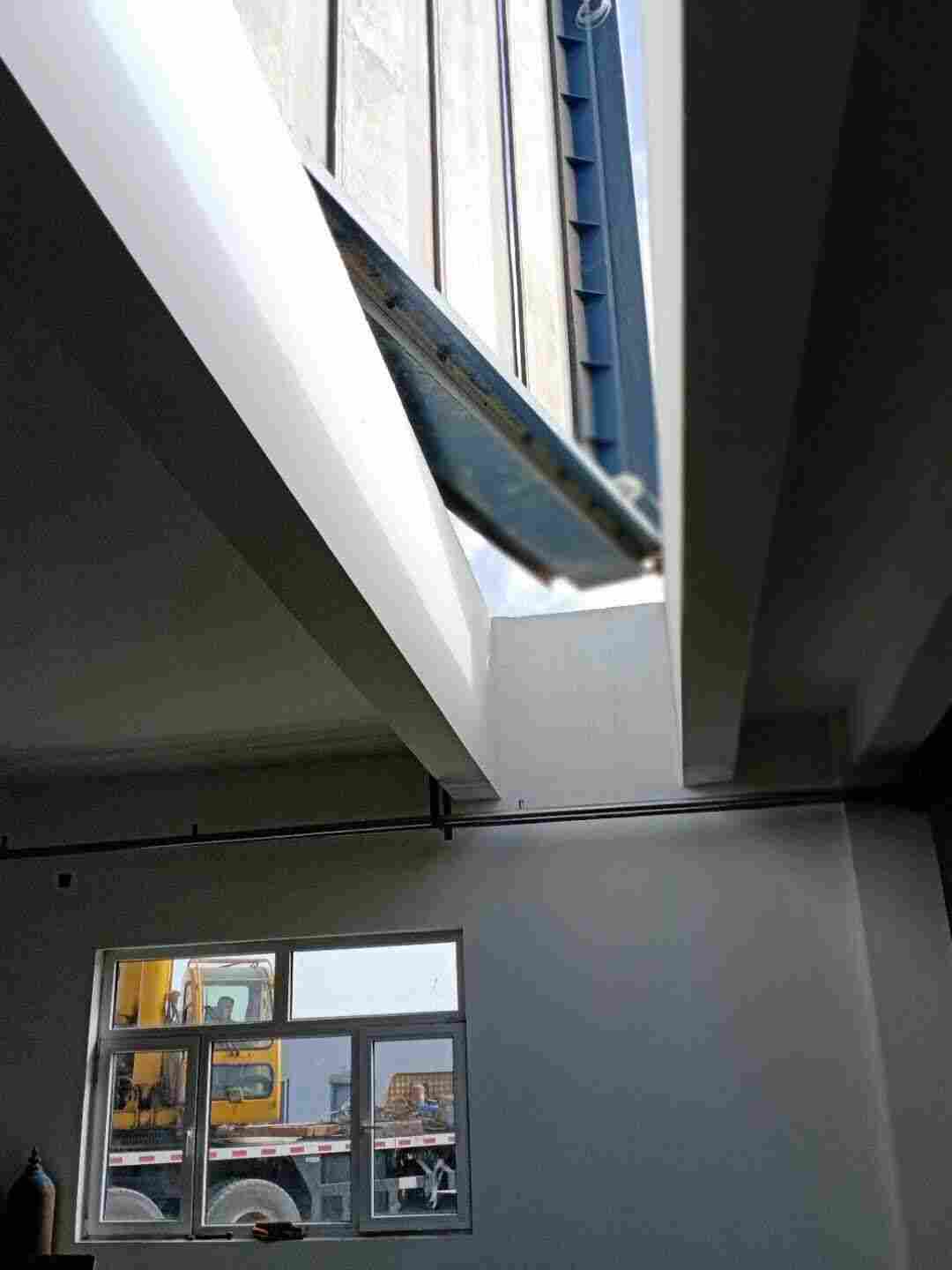 回风立井侧开布置插板风门-水平布置自密式旋叶测试风门