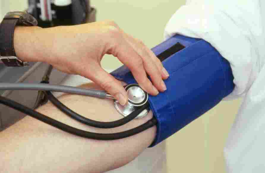 高血压不重视 这5个危害会很明显 生命岌岌可危