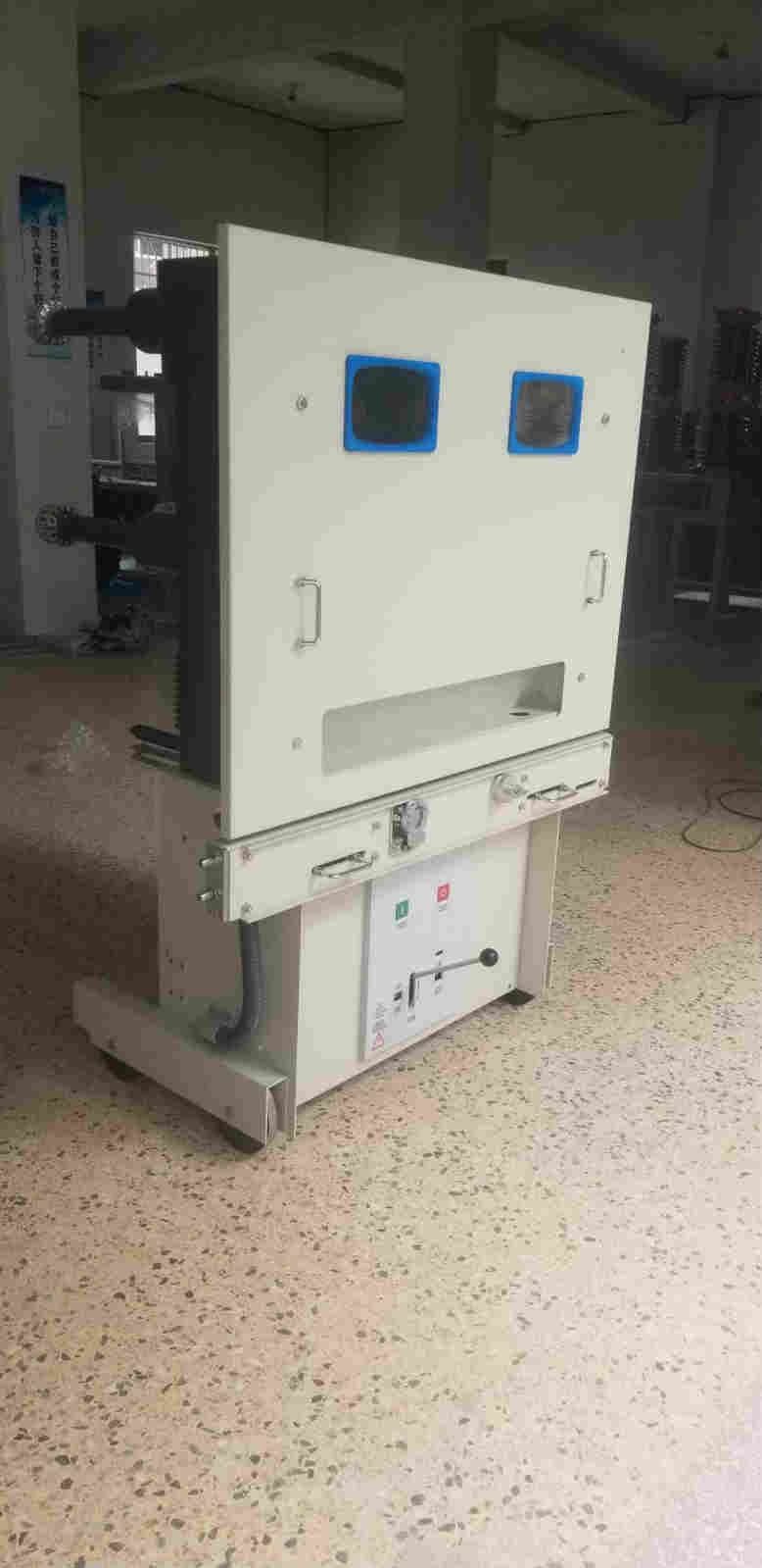 ZN85-40.5非标真空断路器手动操作