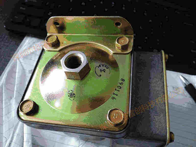 Barksdale巴士德 压力开关0401-373-D2T-H18SS-德国