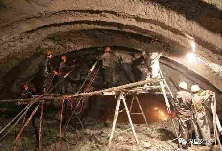 1607073741118728.jpg 深国安-氧气检测仪 地下隧道作业检测氧气浓度的必要性