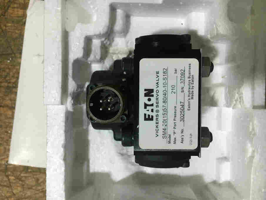 EATON    02-466569 PVQ20-泵2R-SE3S-21-C21V11泵-13