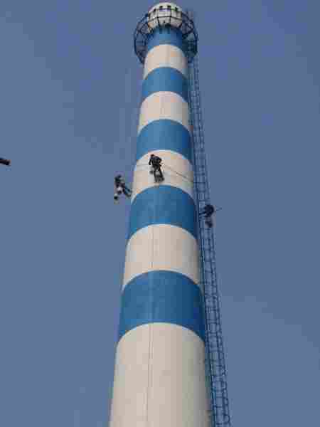 100米烟囱刷油漆写字美化