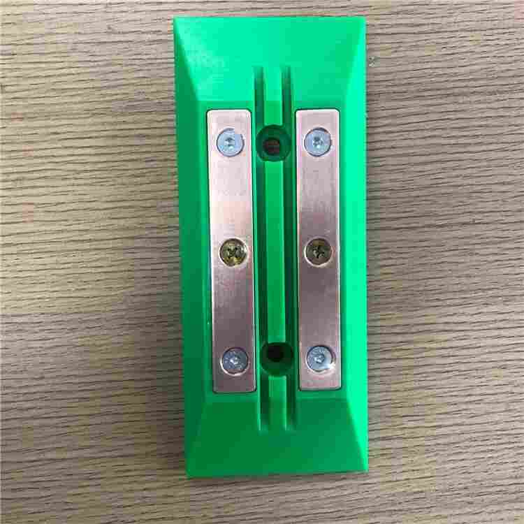 15A 四极带通讯功能充电刷 AGV刷板刷块