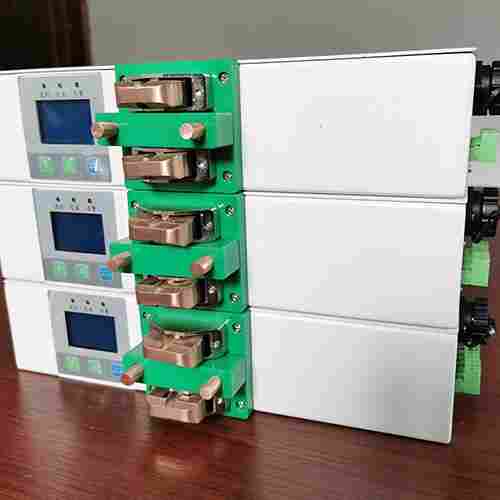 AGV小车充电接口