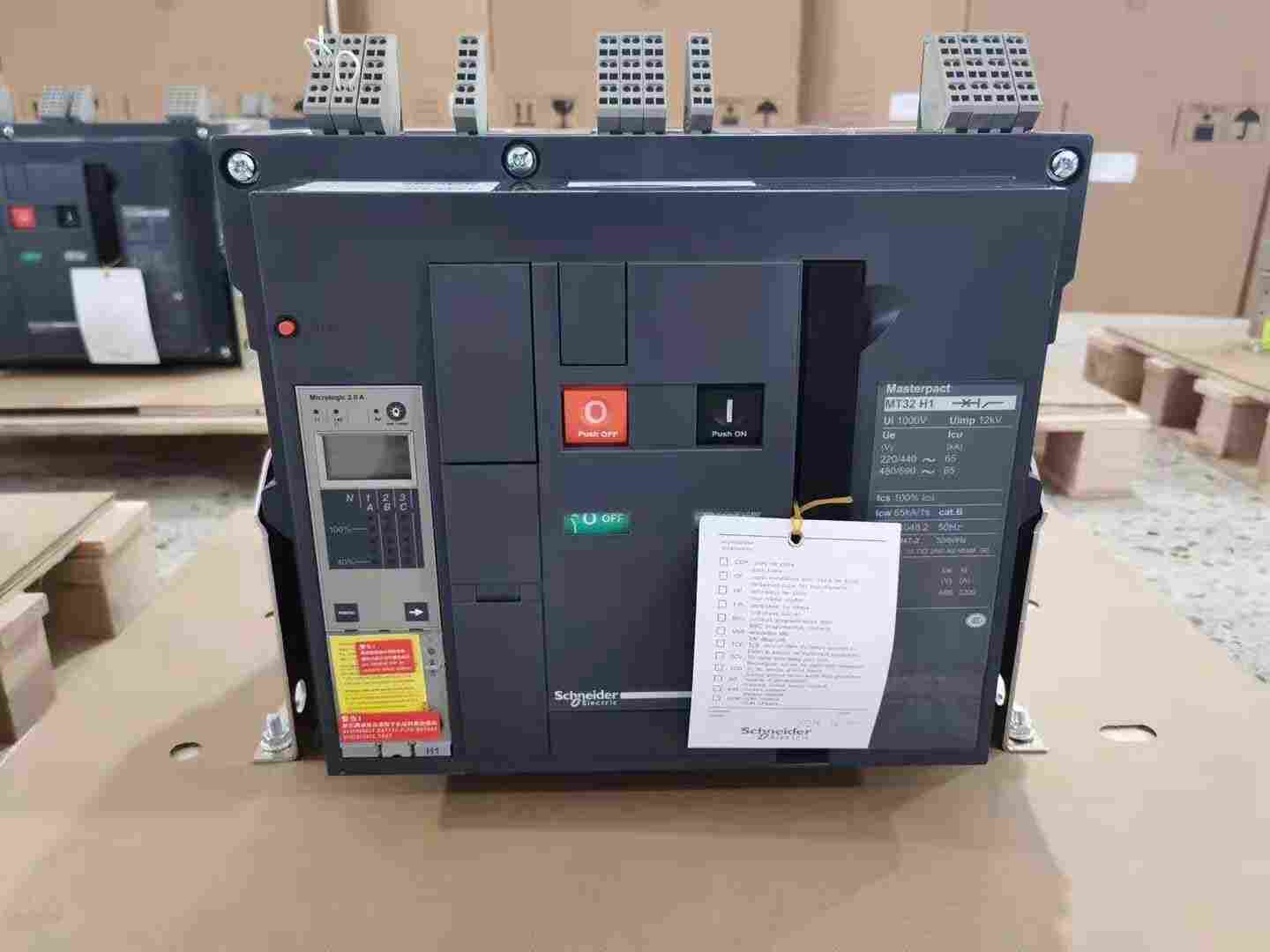 果洛施耐德框架断路器代理经销