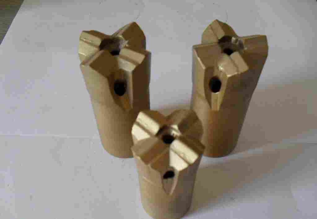 西宁高炉开口钻头气保焊接不掉合金出铁快