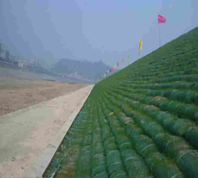 云南昆明宜良高速公路边坡生态袋