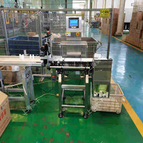 1634899982593745.jpg 小型海鲜防水检重秤 高速分选称重分拣机