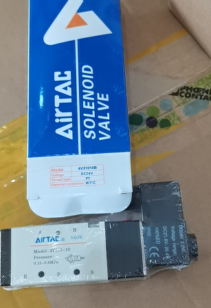 AIRTAC双电控电磁阀4M220-08  24v
