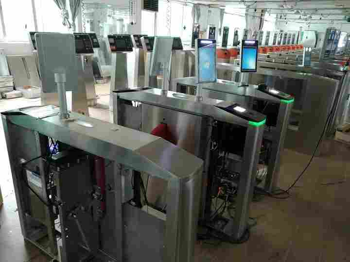 医院健康码核验闸机人脸测温闸机