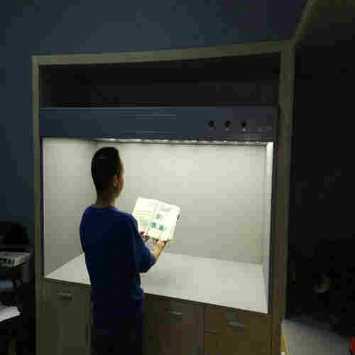 皮革颜色校准对色灯箱的应用